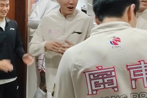 mk体育app官网💪广东宏远男篮赛前呐喊口号，总感觉赵睿时期喊的更有气势....