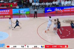 mk体育在线登录入口🤩接着打！张子宇内线低位要球 转身顶着人强打又是2+0！